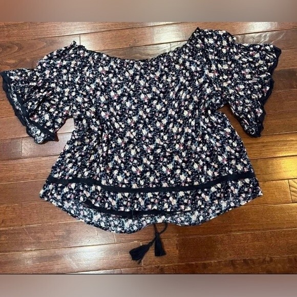 American Eagle on or off shoulder lace detail floral top size large - Picture 3 of 7